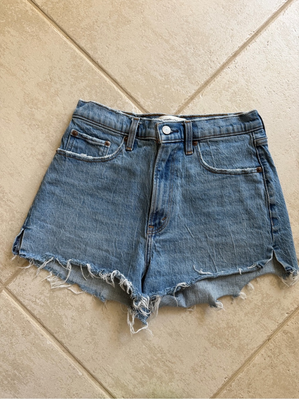 Abercrombie and Fitch size 27 Mom shorts, (high-rise curved love) - Picture 1 of 6